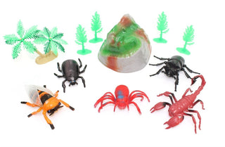 Insect World Tub of 5 Insects - Creepy Crawly Insects Children's Toy With Play Mat and accessories