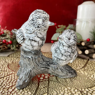 Festive Snowbirds On A Tree Trunk Christmas Ornament | 14cm Resin Winter Bird Christmas Decoration | Bird Statue Figurine Indoor Christmas Decoration
