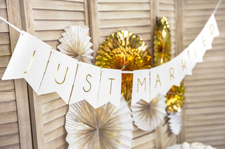 Just Married Wedding Bunting Banner Hanging Sign | Bride And Groom Wedding Party Decor | Decorative Gold And White Garland